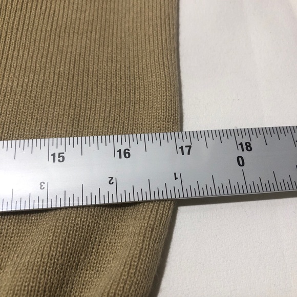 Vintage JC Penny’s Sweater With Embroidered Raccoon & Mouse Design Beige V-Neck - Picture 13 of 14